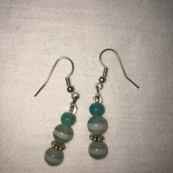 Necklace and earring bundle - Picture 2 of 4